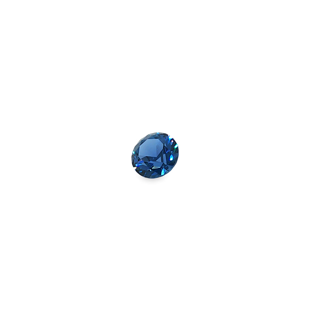 Loose round brilliant-cut natural blue Montana Yogo sapphire gemstone.