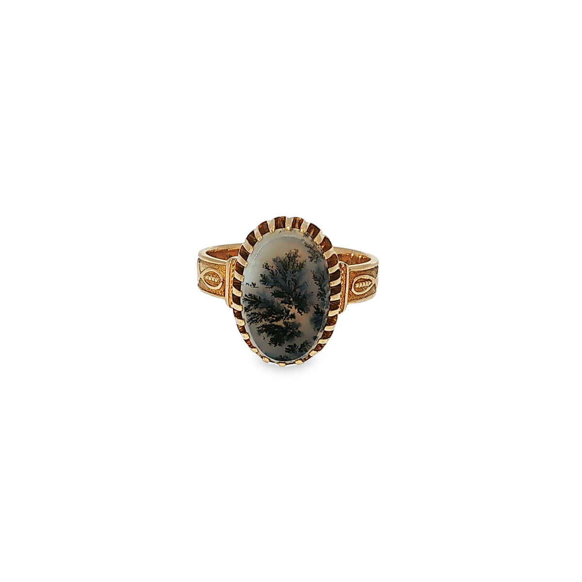 18K yellow gold vintage-style ring with an oval moss agate featuring natural branch-like inclusions.